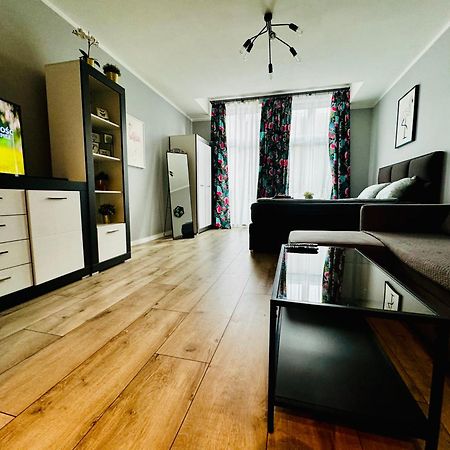 אופולה Apartament Flaming Z Balkonem - Scisle Centrum Naprzeciwko Pkp I Pks - Self Check In - Darmowy Parking - Pozne Wymeldowanie - Wystawiamy Fv מראה חיצוני תמונה